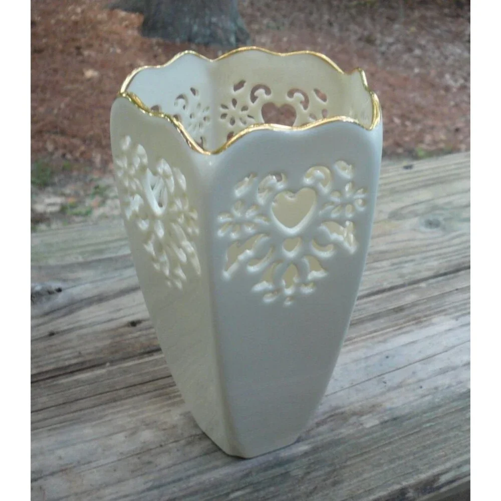 Vintage 1997 Lenox Eternal Hearts Pierced 7